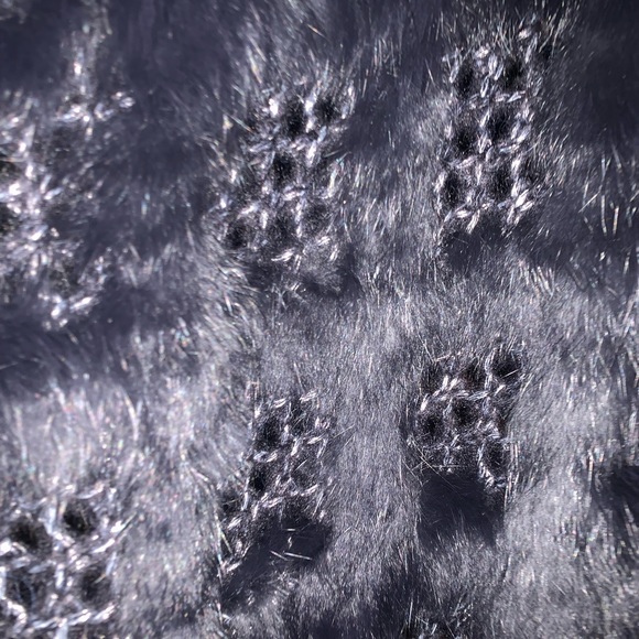 Knitted Rabbit vest M/L - Picture 5 of 8